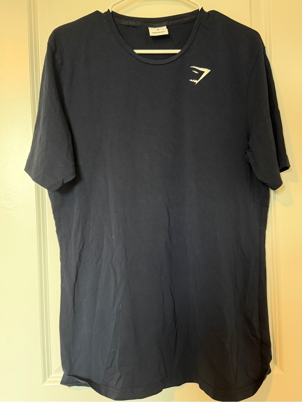 Gymshark Menโs Navy Short Sleeve Logo Tee